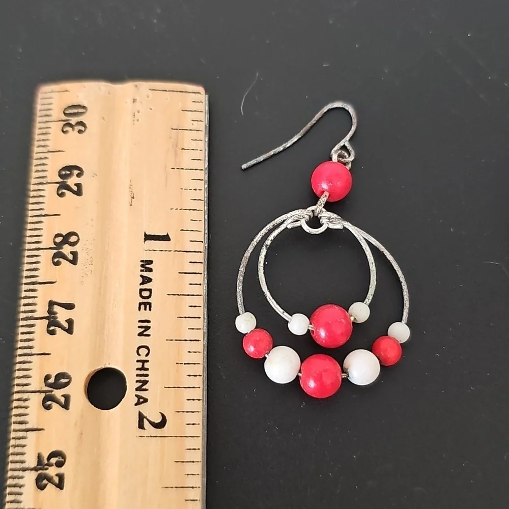 Red and White Beaded Earrings 🎲
